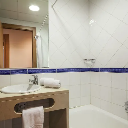 Acta Antibes Βαρκελώνη