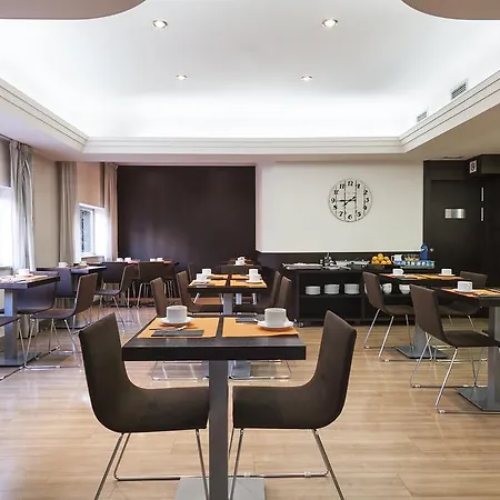 Acta Antibes Hotell Barcelona