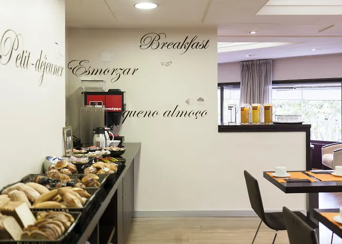 Hotel Acta Antibes 2*