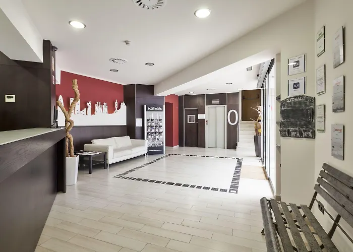 Hotel Acta Antibes 2*