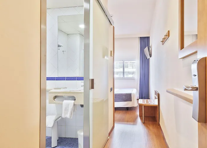 Acta Antibes Hotel 2*