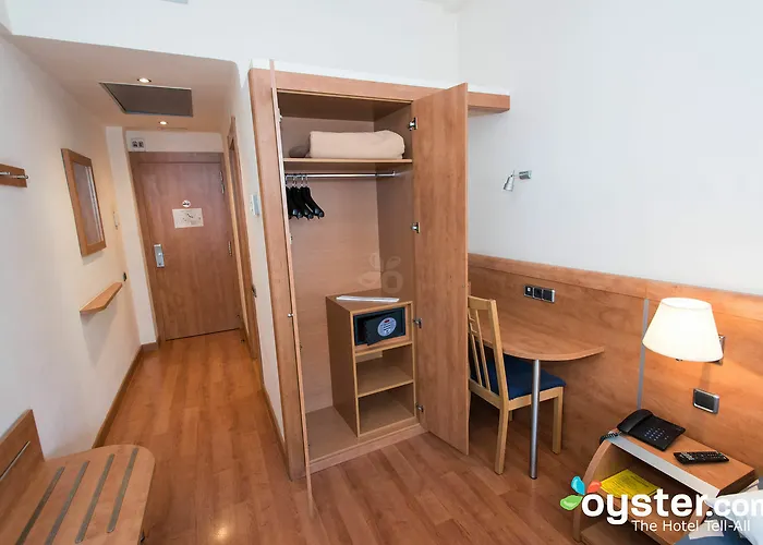 Hotel Acta Antibes 2*