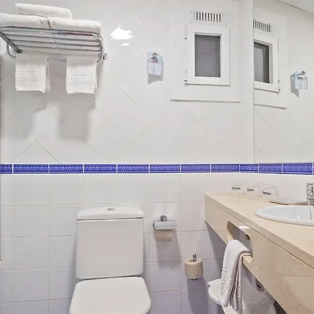 Acta Antibes Hotel 2*