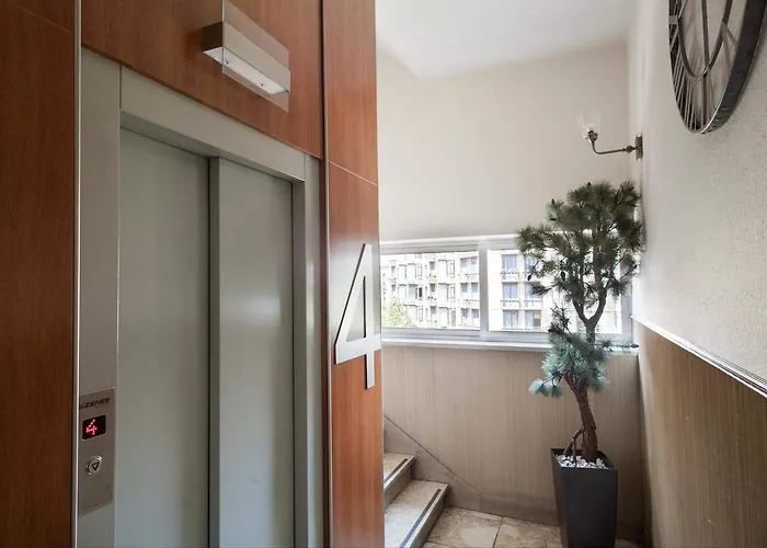 Acta Antibes מלון